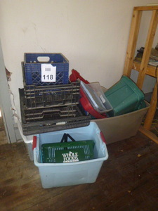 lot 118 image: Lot of Containers