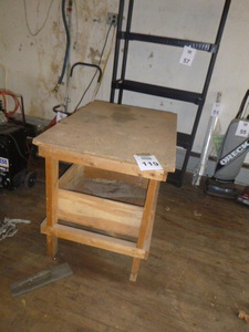 lot 119 image: Wood Work Bench