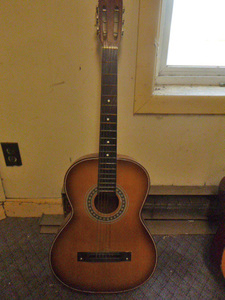 lot 65 image: Classical Acoustic Guitar
