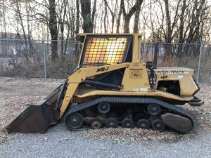 lot 1 image: ASV Posi-Track MD70  MD-70 Compact Skid Steer Track Loader with Bucket