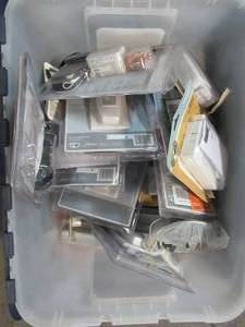 WHOLESALE MIXED BIN OF MISCELLANEOUS CEILING FAN RECEIVERS, REMOTES AND WIRELESS DOORBELLS
