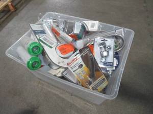 WHOLESALE MIXED BIN OF MISCELLANEOUS HANDHELD SHOWER HEADS AND MORE