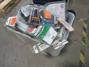 WHOLESALE MIXED BIN OF MISCELLANEOUS PLUMBING FIXTURES AND ACCESSORIES