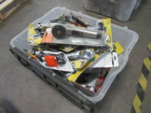 WHOLESALE MIXED BIN OF MISCELLANEOUS PULLOUT SPRAY HEADS FOR KITCHEN FAUCETS AND MORE