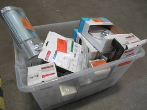 WHOLESALE MIXED BIN OF MISCELLANEOUS BATHROOM ROWEL RINGS AND MORE