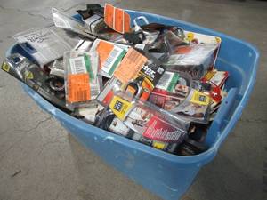 WHOLESALE MIXED BIN OF MISCELLANEOUS KEY AND COMBINATION LOCKS