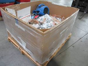 WHOLESALE MIXED PALLET OF MISCELLANEOUS HANDLE PULLS, LOCK SETS, TOOLS, HARDWARE AND MORE