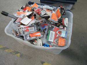 WHOLESALE MIXED BIN OF MISCELLANEOUS KEY AND COMBINATION LOCKS