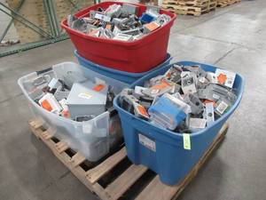 WHOLESALE MIXED PALLET OF MISCELLANEOUS GANG AND ELECTRICAL BOXES