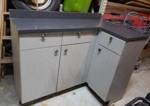 lot 50 image: Smaller L-Shaped Cabinets wTop