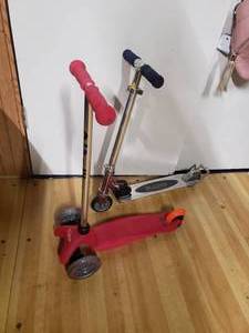 lot 44 image: New & Pre-Owned Scooters