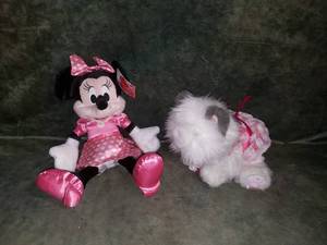 lot 88 image: Minnie Mouse & Animated Cat