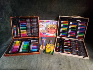 lot 74 image: Fantastic Lot for your Budding Artist