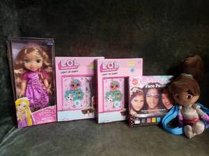lot 148 image: LOL Surprise Diaries, Disney Rapunzel Doll & More