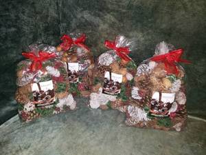 lot 150 image: Four Bags of Kirklands Home Fragrance Cinnamon Holiday Cones