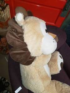 lot 118 image: HUGE & Adorable Plush Lion