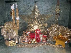 lot 48 image: All Kinds of Christmas Decor in Gold