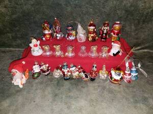 lot 130 image: Vintage Christmas Ornaments