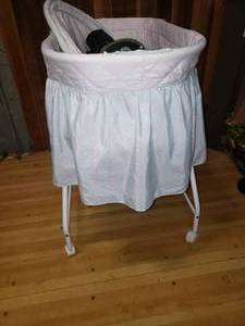 lot 119 image: Delta Children Bassinet wWheels