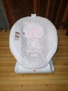 lot 117 image: Fisher Price Sweet Surroundings Butterfly Friends Deluxe Bouncer Seat