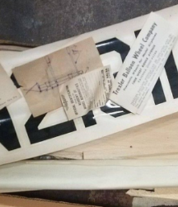 lot 61 image: Sig Models Piper Cub J3 Kit New with Trexler Balloon Wheels