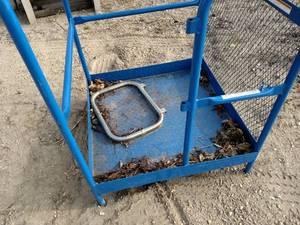 lot 150 image: Vestil Forklift Man Basket (Safety ...