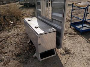 lot 151 image: Pro Tech 70 Aluminum Headache Rack...