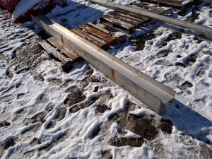 lot 23 image: Aluminum Beam