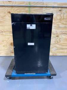 lot 21 image: MAGIC CHEF 3.3 cu. ft. Mini Fridge in Black