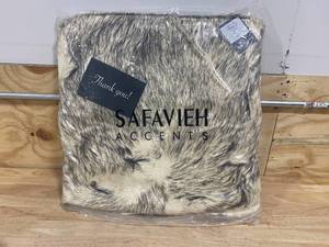 lot 71 image: SAFAVIEH Throw Pillow