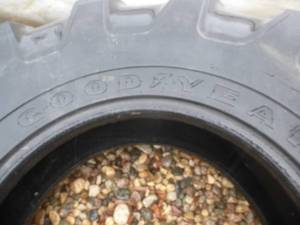 lot 16 image: Firestone 17.5 x 25