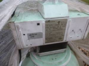lot 8 image: Cooper Lighting 400w