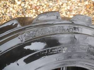 lot 19 image: Skid Steer Tires 12 x 16.5