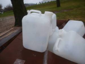 lot 21 image: Plastic Jugs 5 Gallon