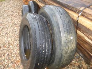 lot 30 image: Truck Tires 28575R24.5