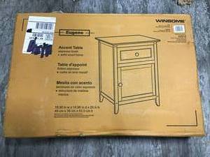 Eugene Accent Table Espresso by Winsome in good condition&nbsp