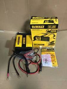 DEWALT 1000-Watt Power Inverter&nbsp&nbspin good condition