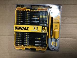 MAXFIT Screwdriving Set (45-Piece) by DEWALT&nbsp&nbspin good condition