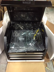 lot 102 image: Husky 30 in w 4 drawer tool chest black in good conditions