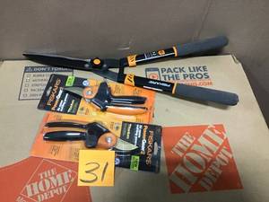 lot 31 image: MIX LOT OF FISKARS SHEARS & PRUNNERS