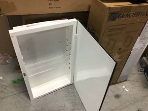 lot 58 image: BATHROOM WALL CABINET WHITE
