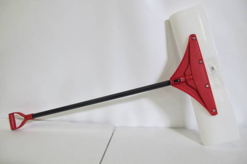 lot 115-A image: Garant GUH30FKDU 30 UHMW Blade Snow Pusher - White Blade w Red handle