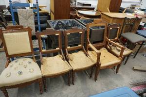 lot 50 image: 7 Misc Chairs