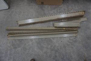 lot 56 image: Metal Shelf