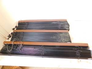 lot 9 image: 3 Levolor Darkening Blinds