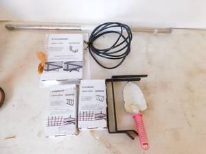 lot 21 image: Misc Items