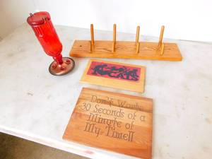 lot 25 image: Misc Home Decor