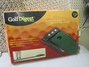 lot 8 image: Golf Putting Mat & Electric Ball Re...