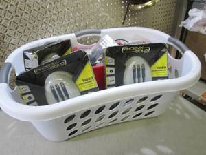 lot 26 image: Basket Full of Assorted AudioVideo...