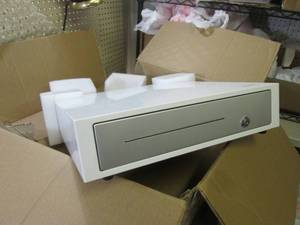 lot 27 image: Clover D100 Electronic Cash Drawer ...